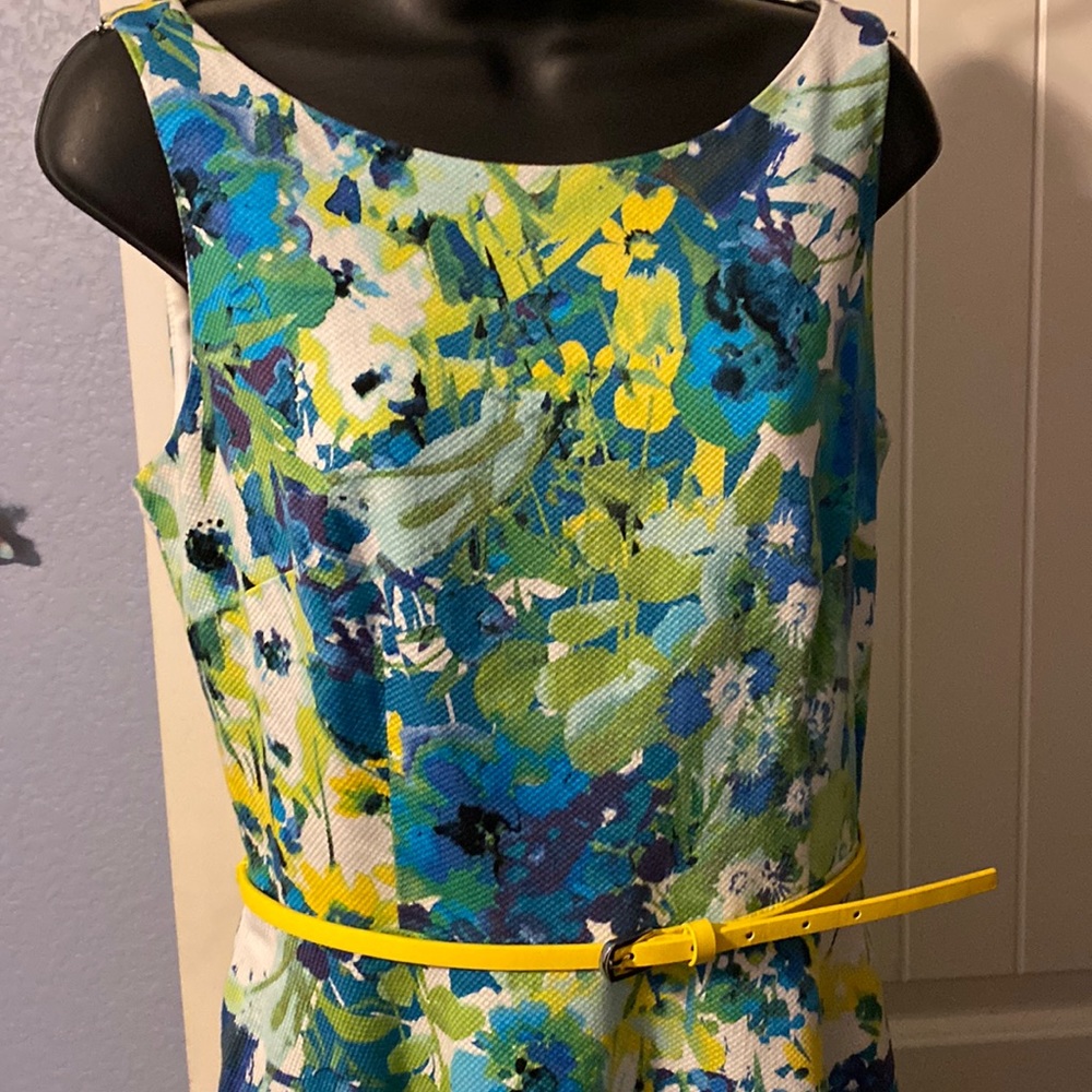 Black Label Evan Picone. Blue and yellow floral dress with yellow belt